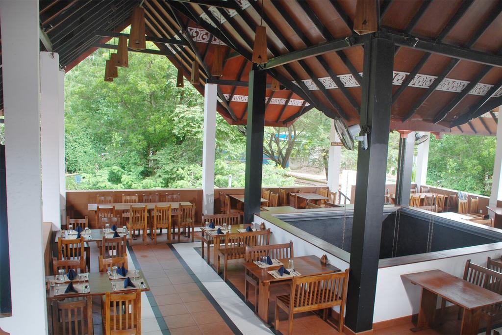 The Triangle Hotel Anurâdhapura Extérieur photo