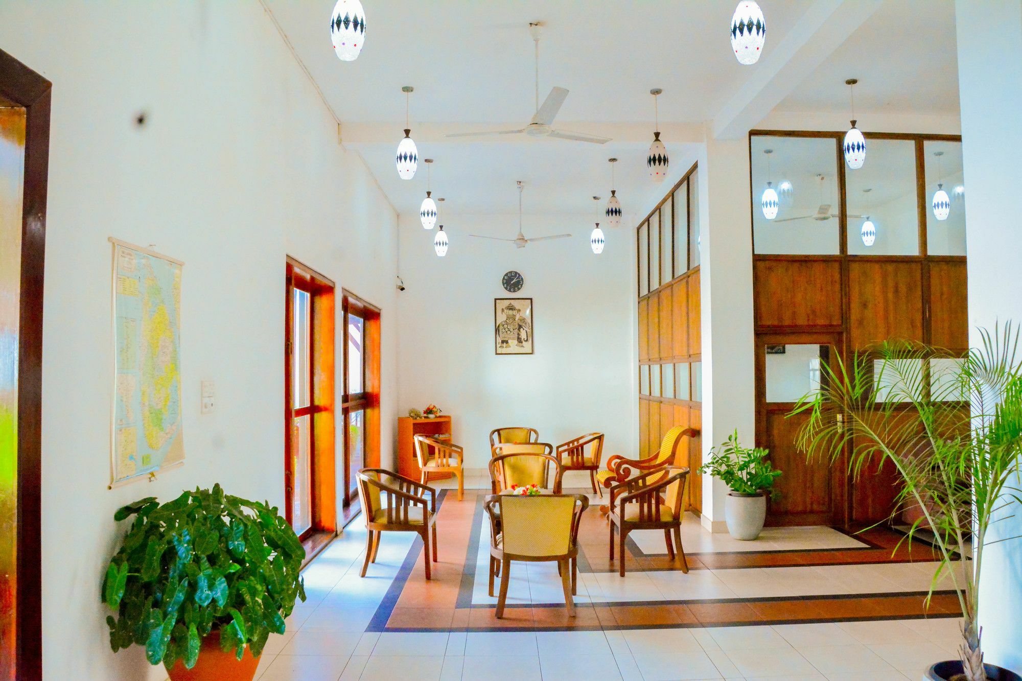 The Triangle Hotel Anurâdhapura Extérieur photo